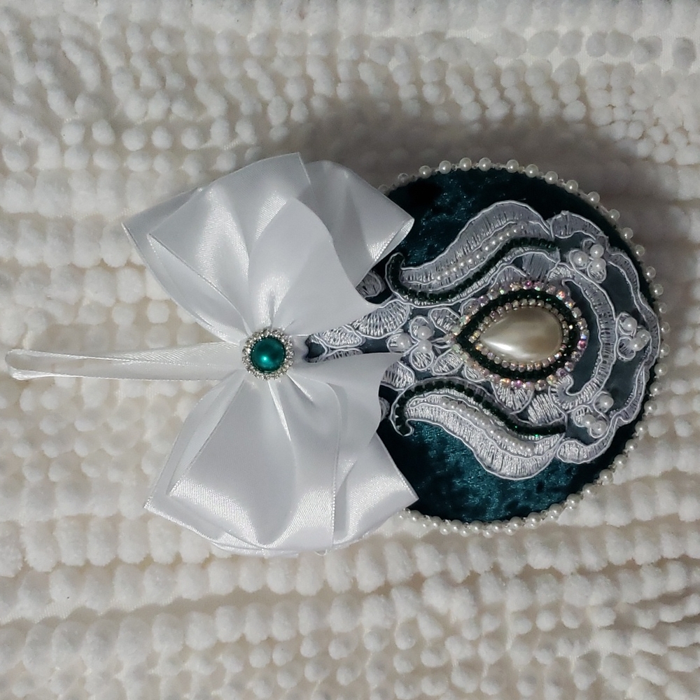 Victorian Exclusive Christmas Ornament